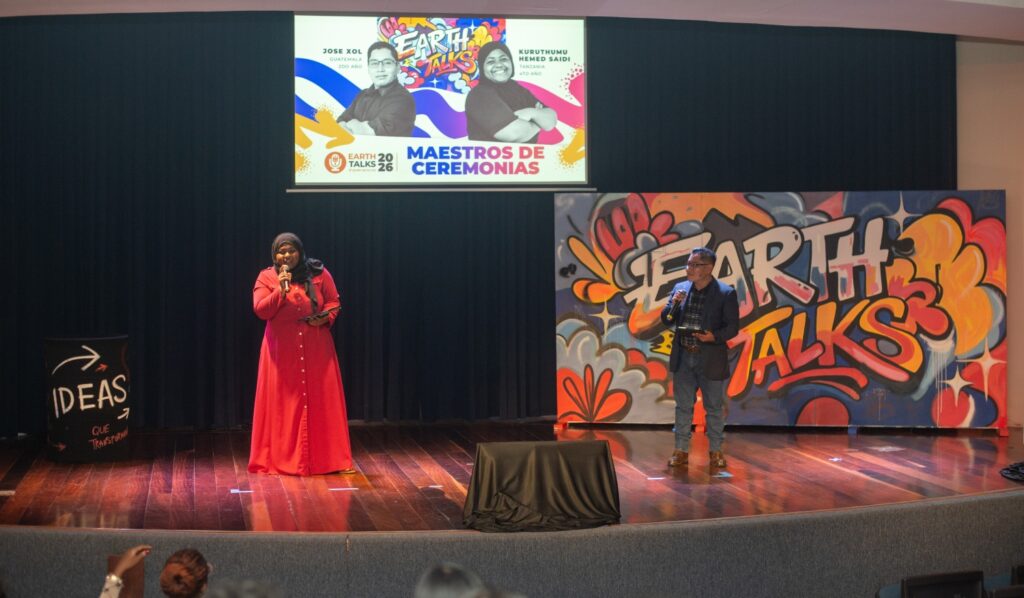 Kuruthumu Hemed Saidi (Class of 2026, Tanzania) and José Xol Morente (Class of 2028, Guatemala) were the MCs.